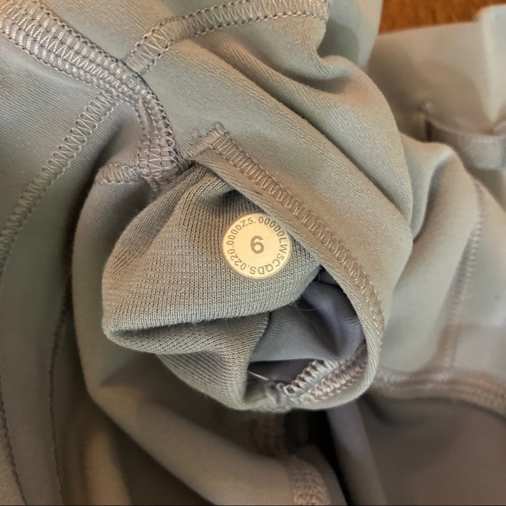 Chambray 25” Wunder Train Legging | Lululemon | Size 6 | Like New - Picture 6 of 10